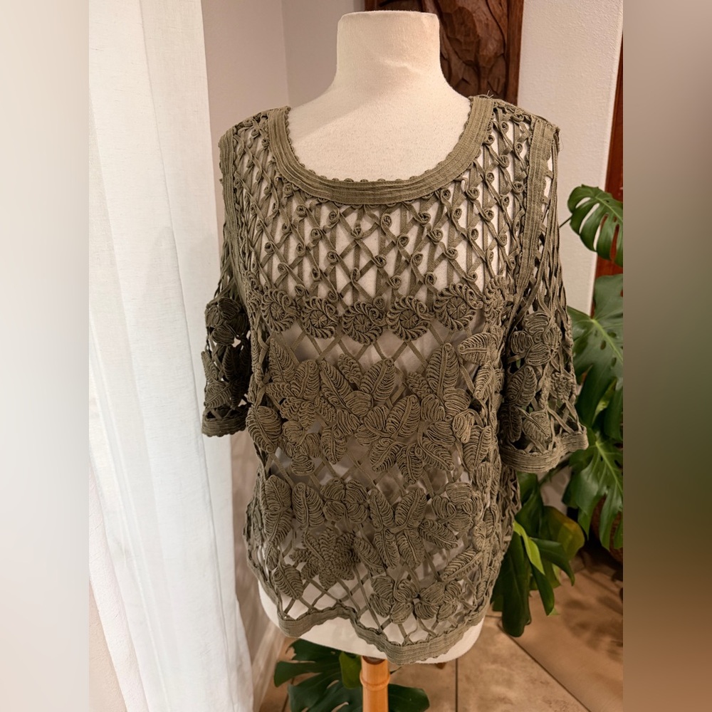 Chico’s‎ Olive Crochet Lace Top Open Knit Floral Blouse Size Medium